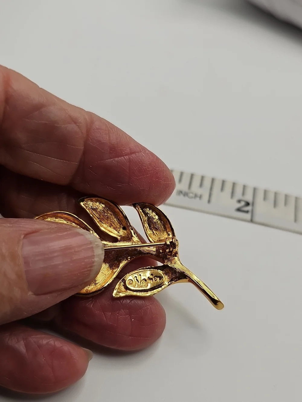 Napier Vintage Leaf Branch Brooch Womens Size OS Gold Tone Botanical Pin 6428